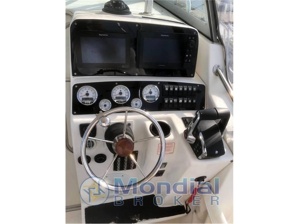 Boston whaler Outrage 28 usato