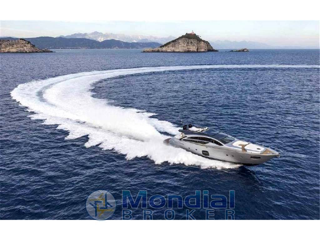 Pershing 82 vhp