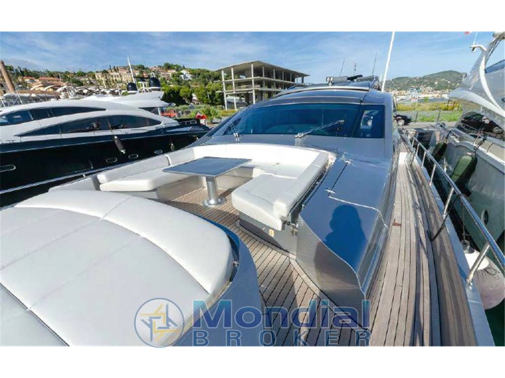 Pershing 82 vhp