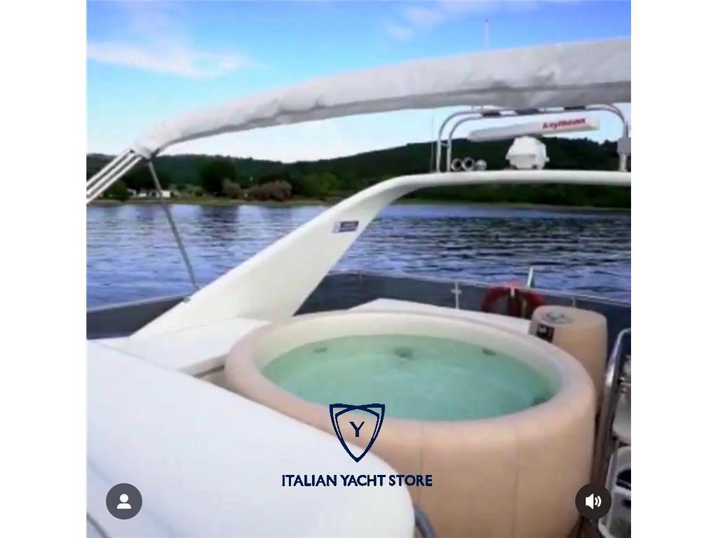 Fairline Squadron 62