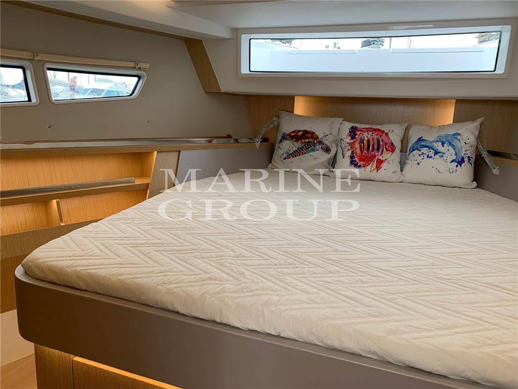 Sealine C335v