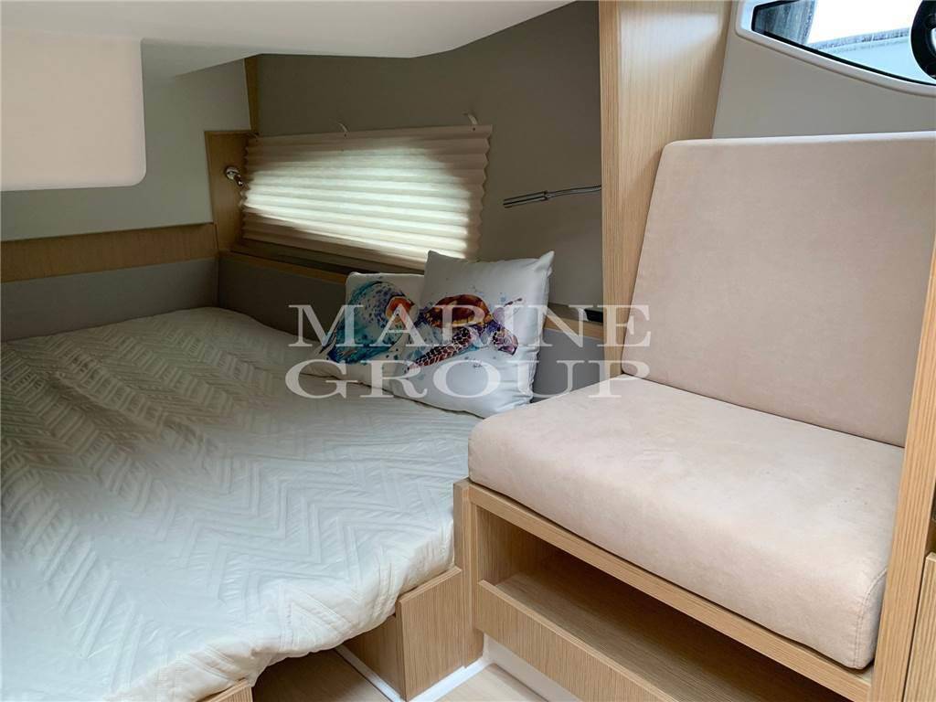 Sealine C335v