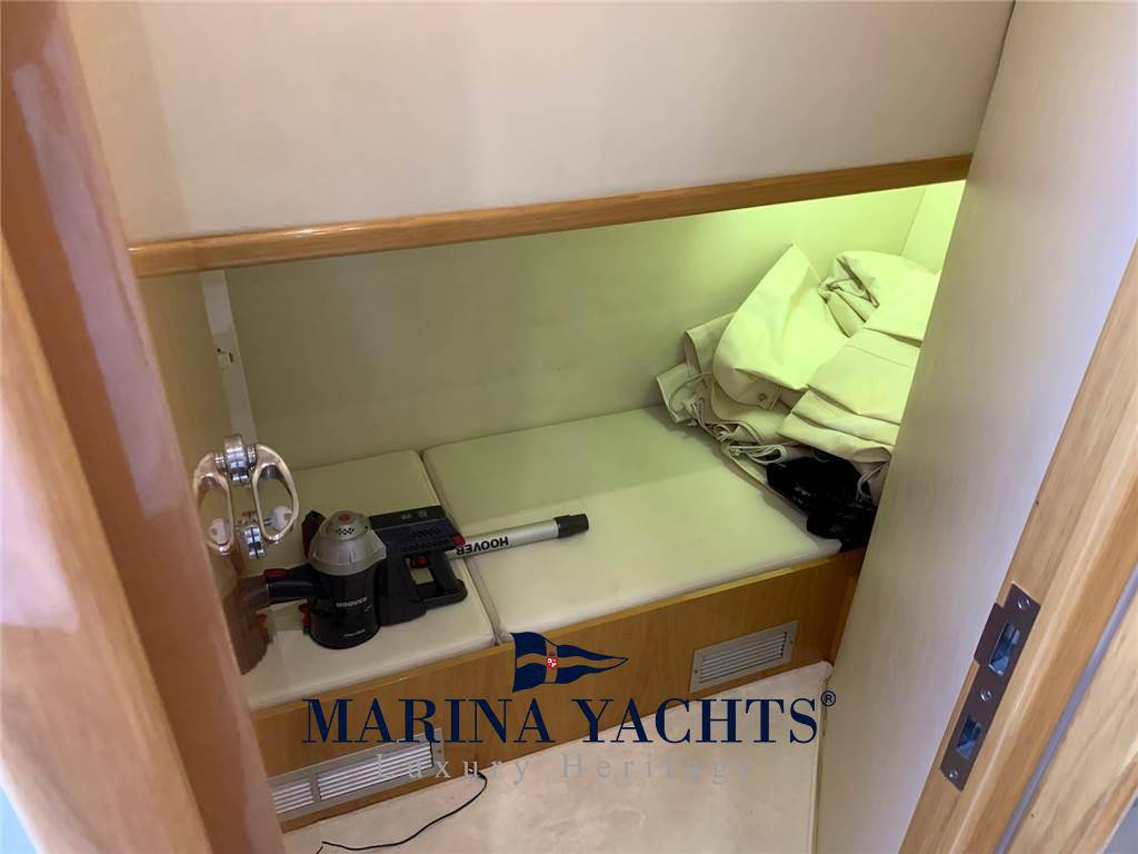 Uniesse marine 48 hard top