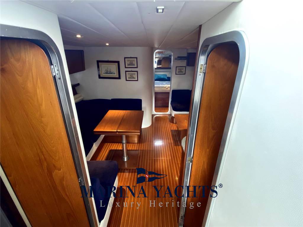 Ferretti Altura 47