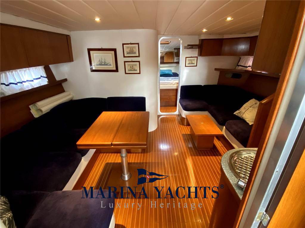 Ferretti Altura 47
