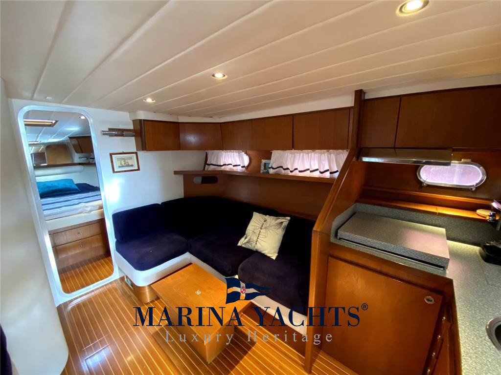 Ferretti Altura 47