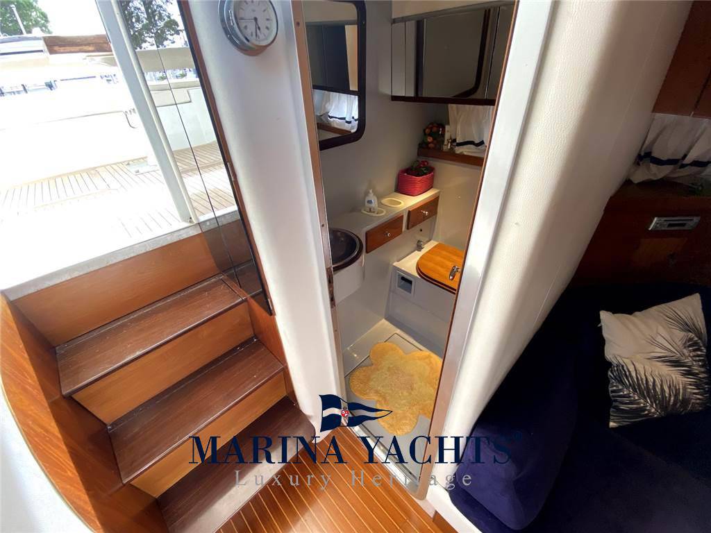 Ferretti Altura 47