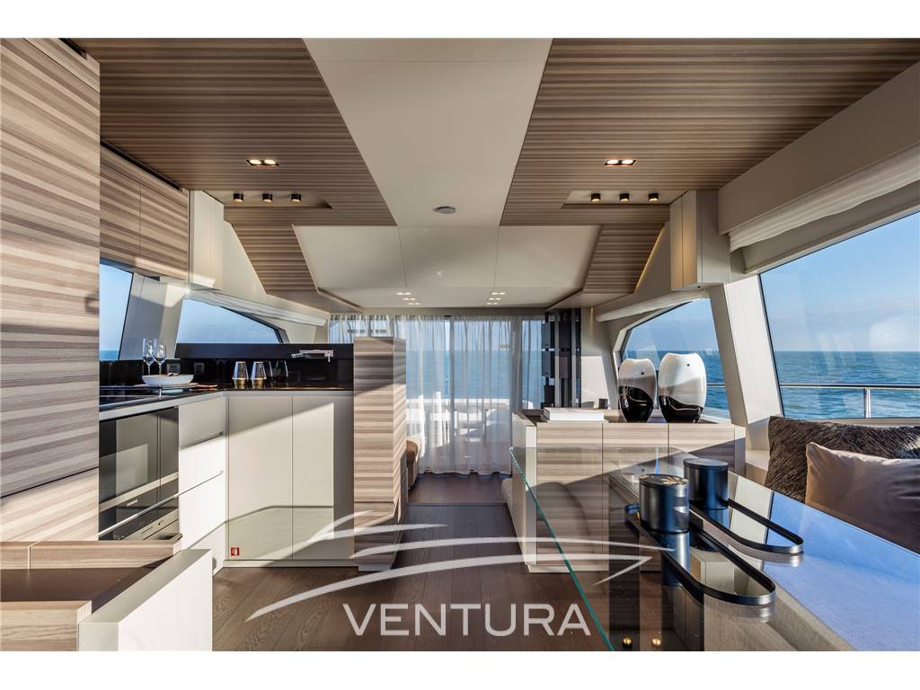 Ferretti yachts 670