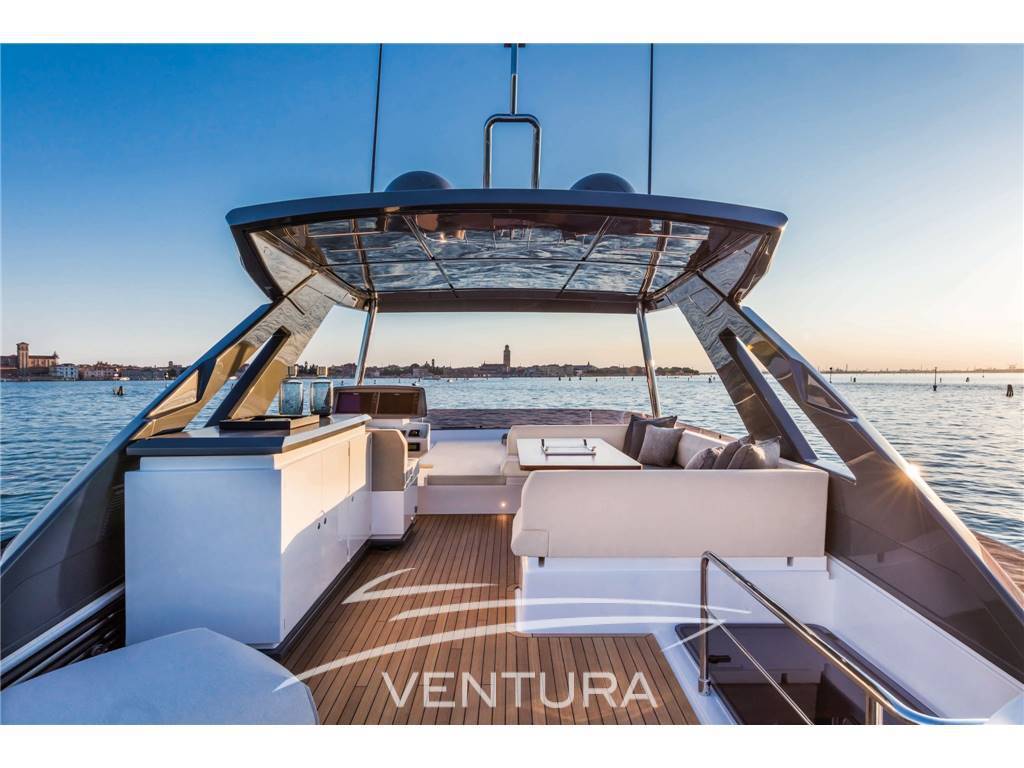 Ferretti yachts 670
