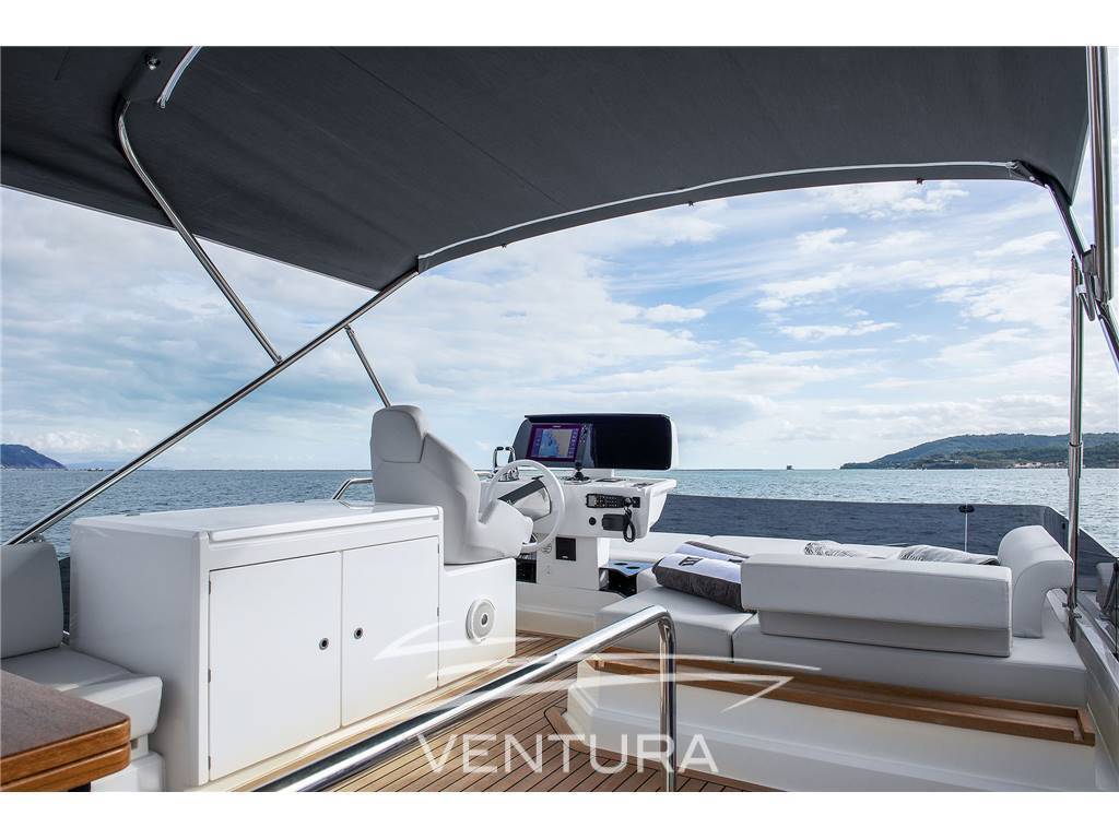 Ferretti yachts 500