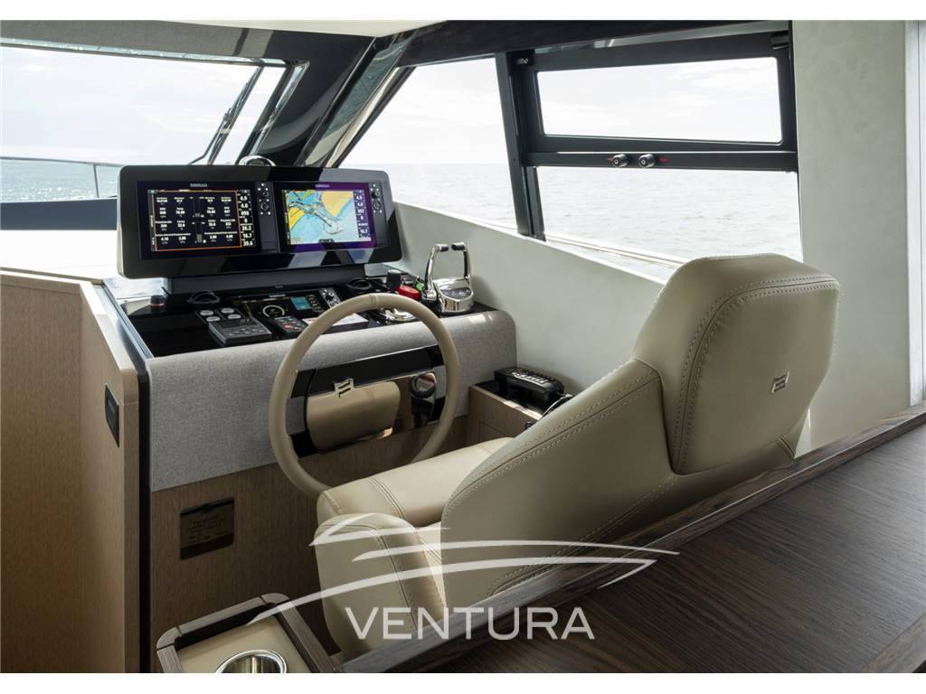 Ferretti yachts 500