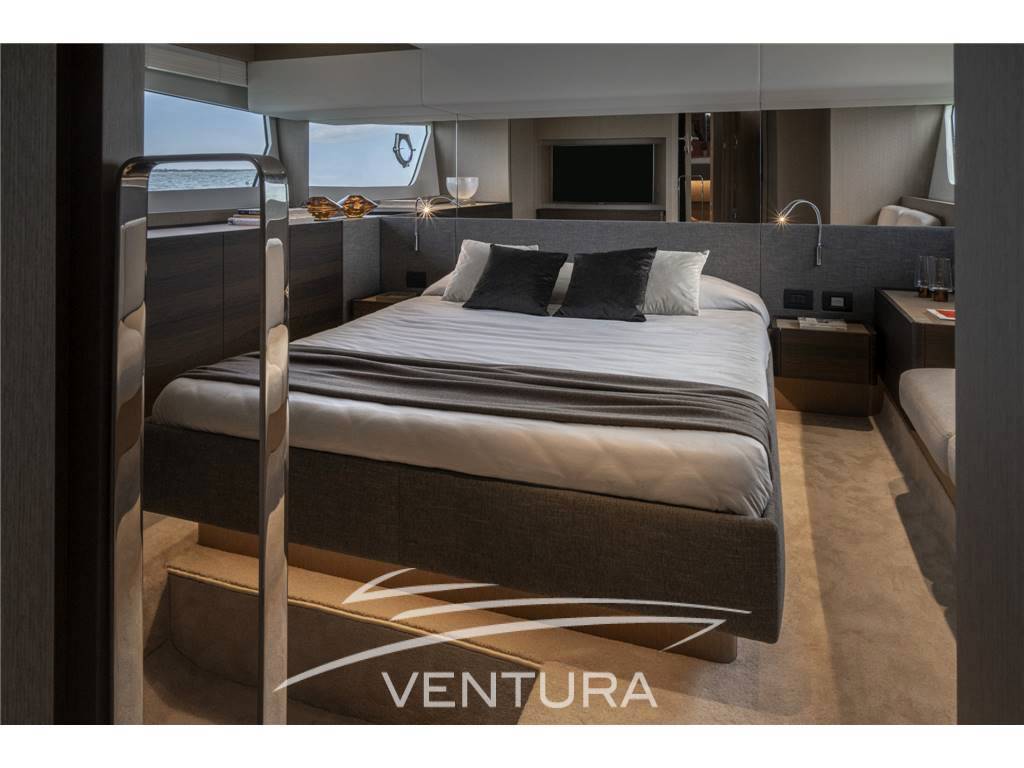 Ferretti yachts 500