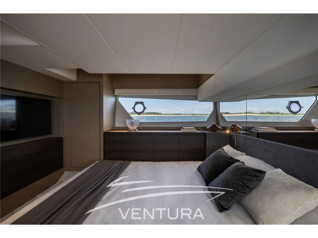 Ferretti yachts 500