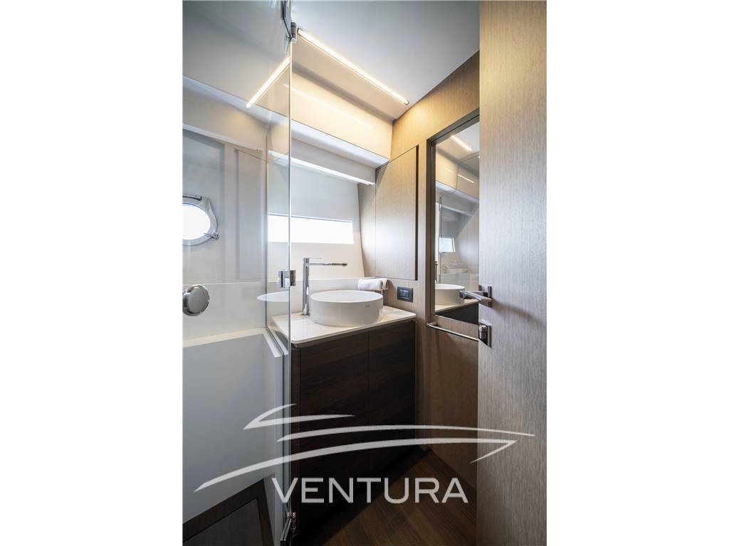 Ferretti yachts 500