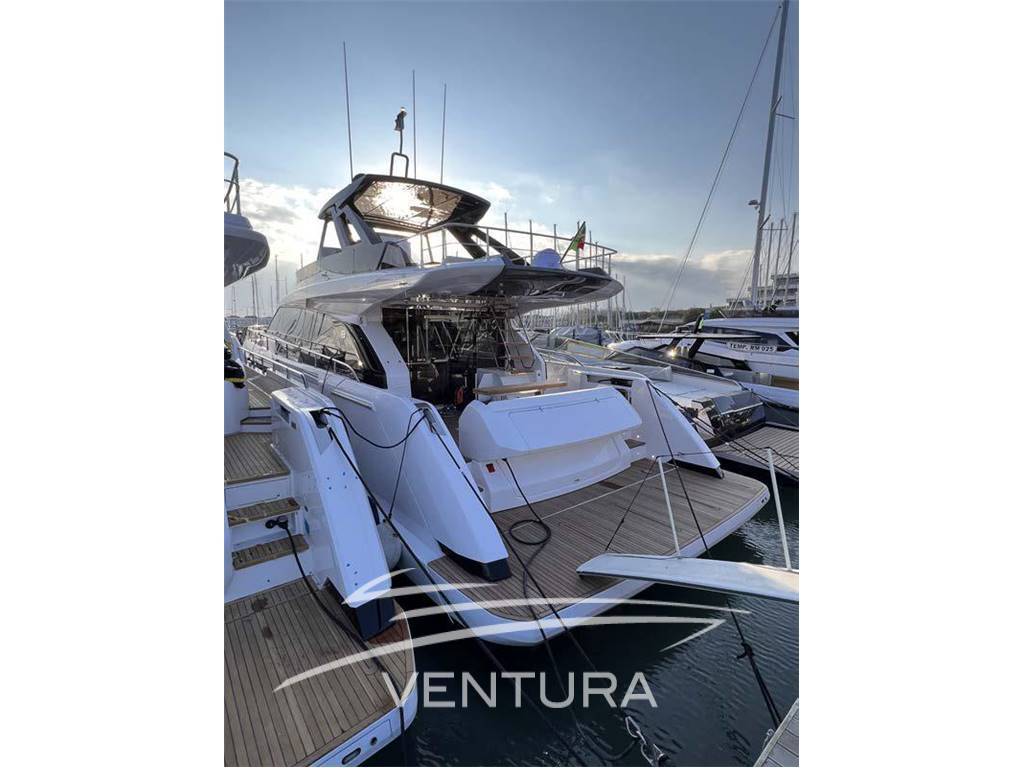 Ferretti yachts 670