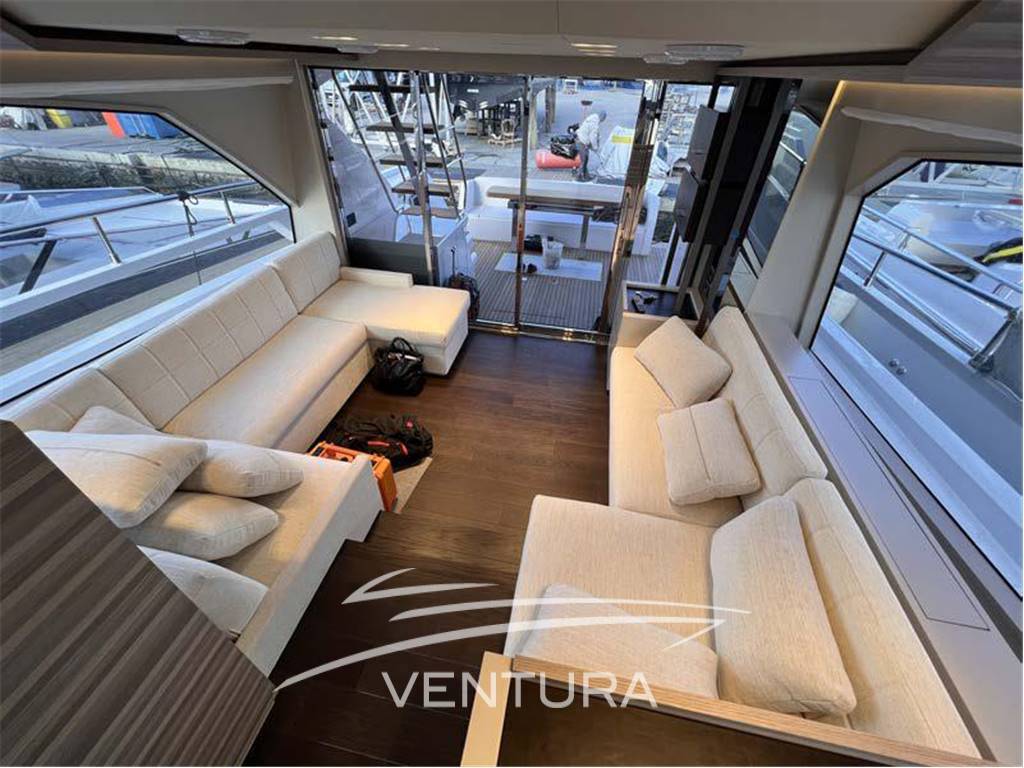 Ferretti yachts 670