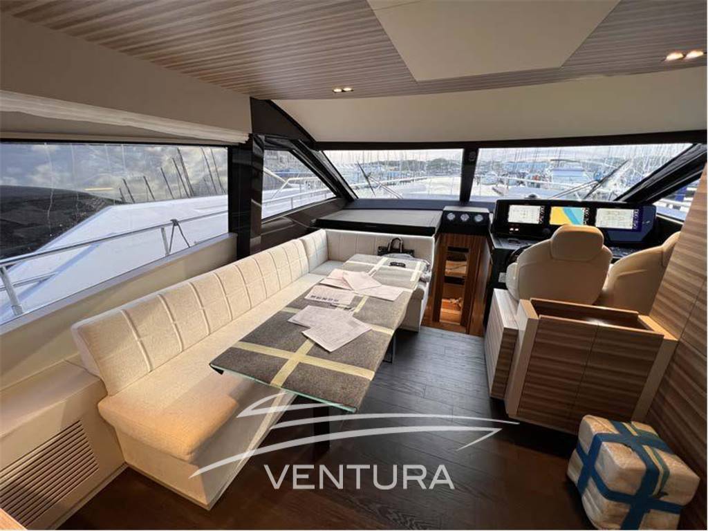 Ferretti yachts 670