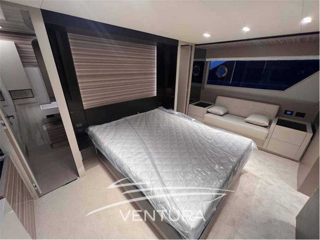 Ferretti yachts 670