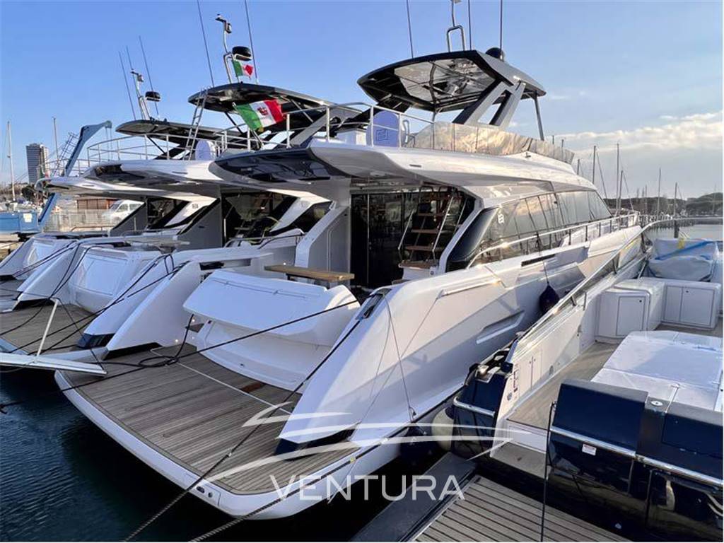Ferretti yachts 670