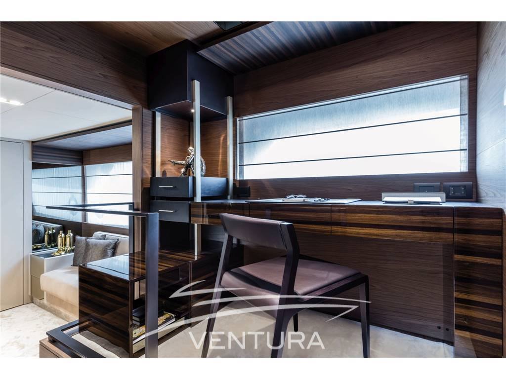 Ferretti yachts 670