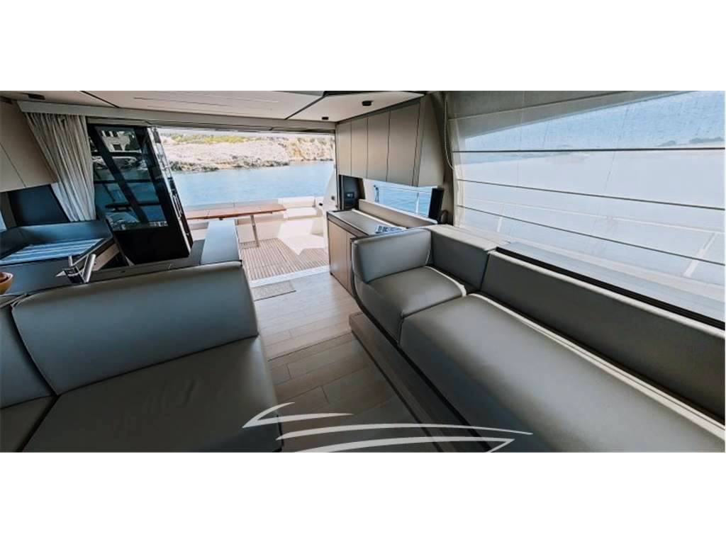 Ferretti yachts 550