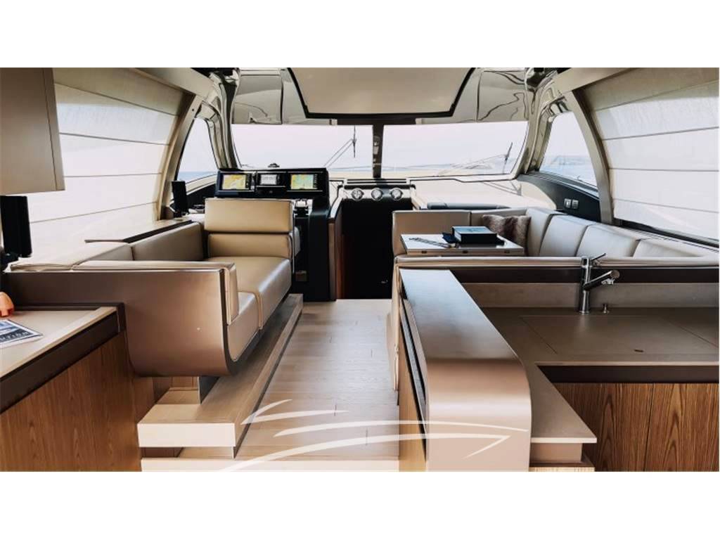 Ferretti yachts 550