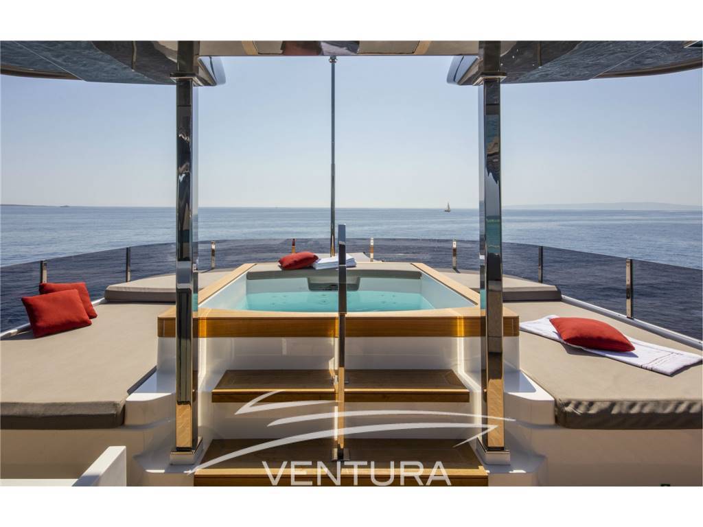Custom line 33 navetta