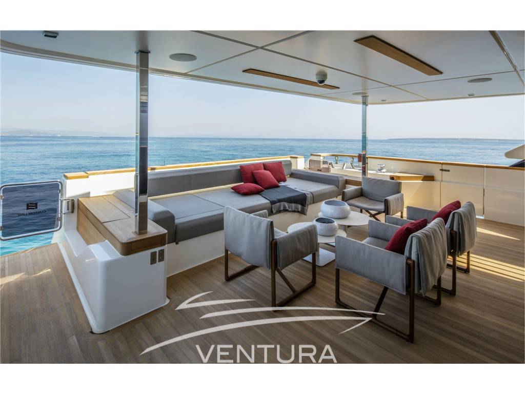 Custom line 33 navetta