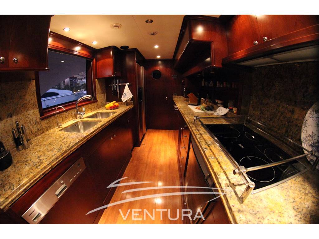 Benetti Tradition 100