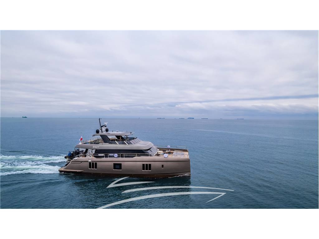 Sunreef 80 power