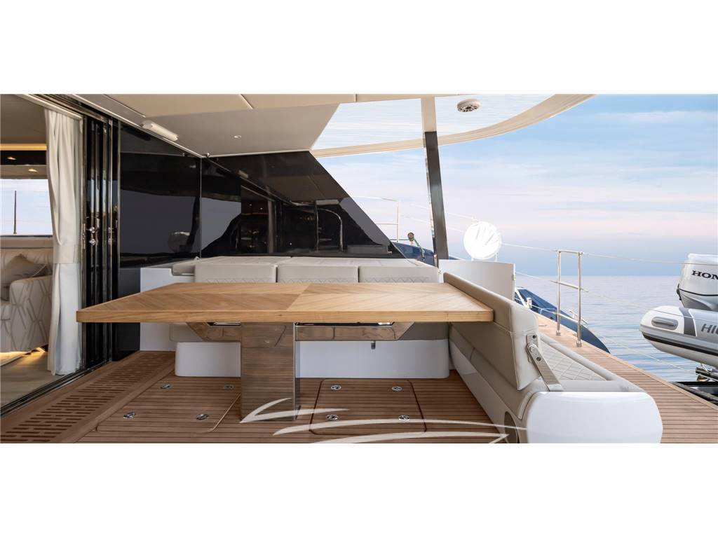 Sunreef 60 sailing