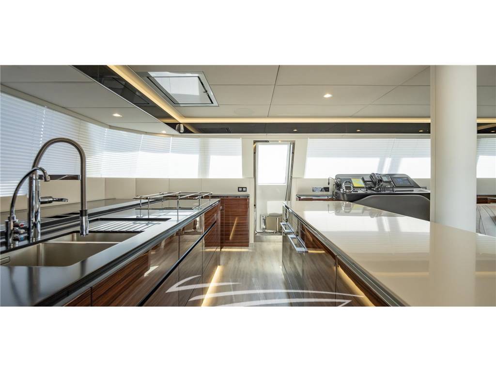 Sunreef 60 sailing