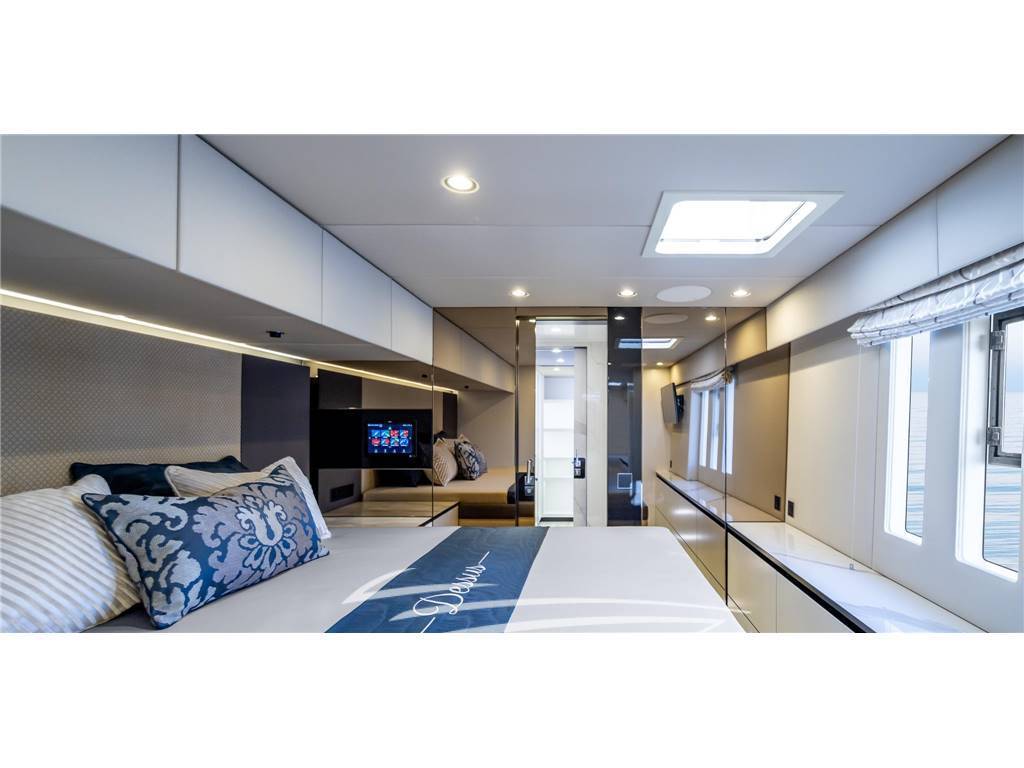 Sunreef 60 sailing