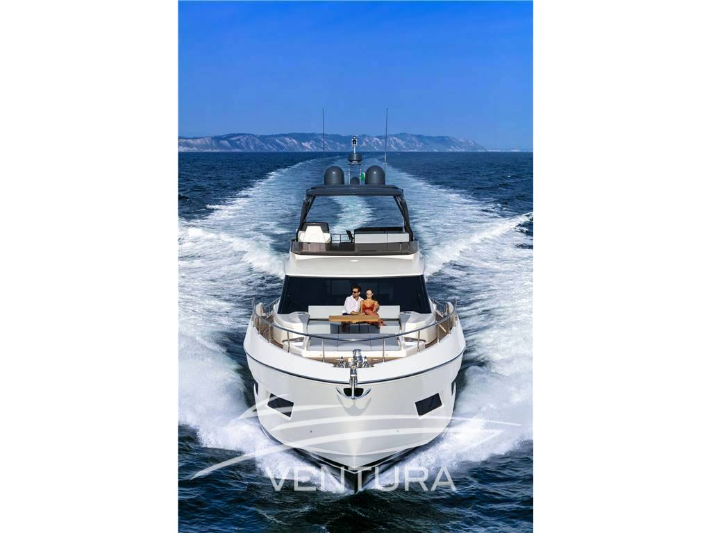 Ferretti yachts 720