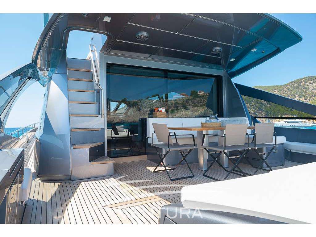 Pershing 9x