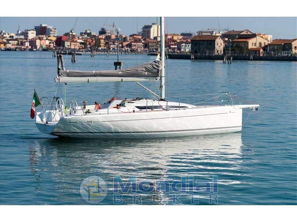 Italia yachts Italia 9.98