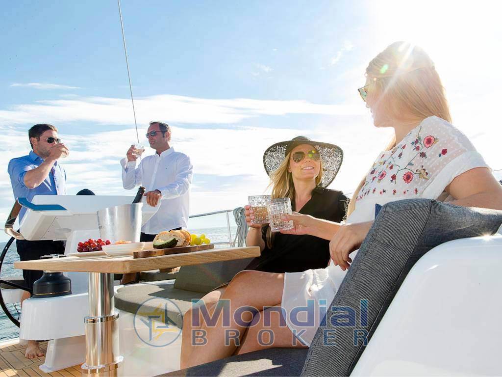 Hanse 548