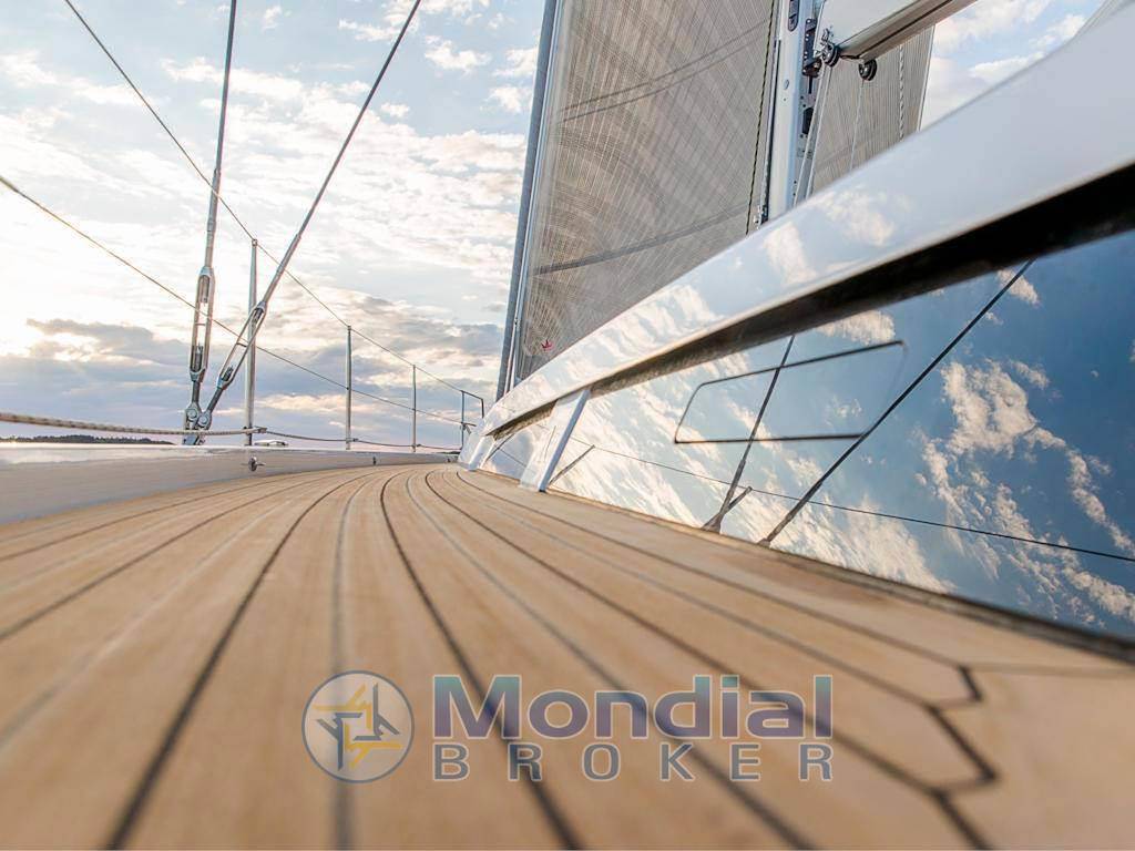 Hanse 548