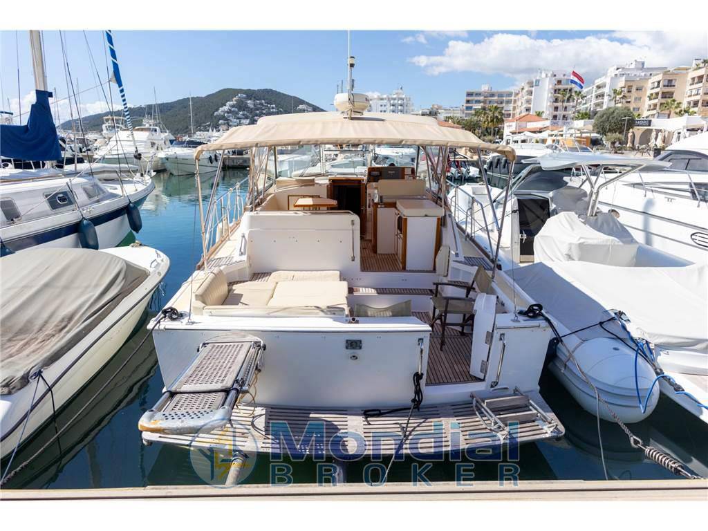 Grand banks Eastbay 38