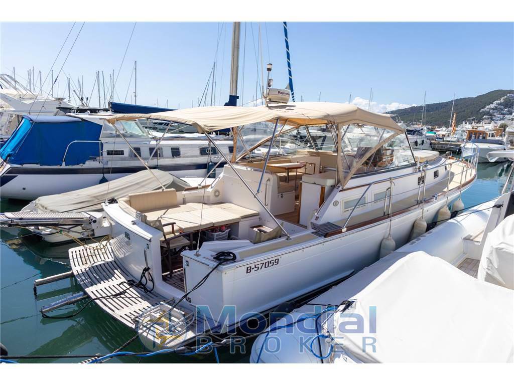 Grand banks Eastbay 38