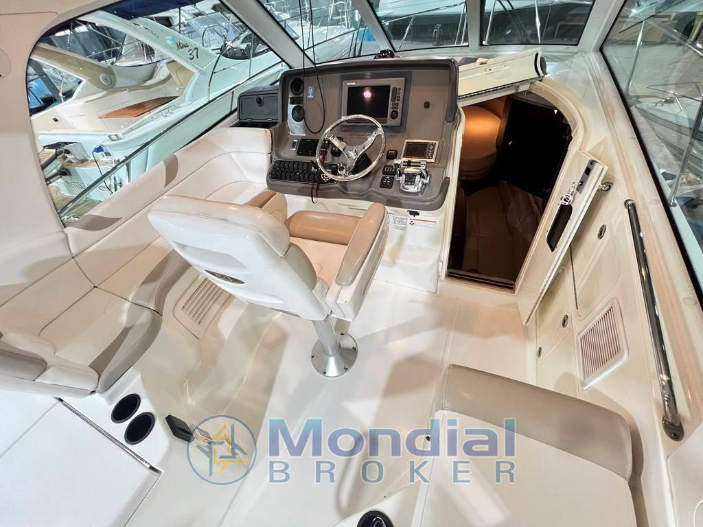 Boston whaler 345 conquest