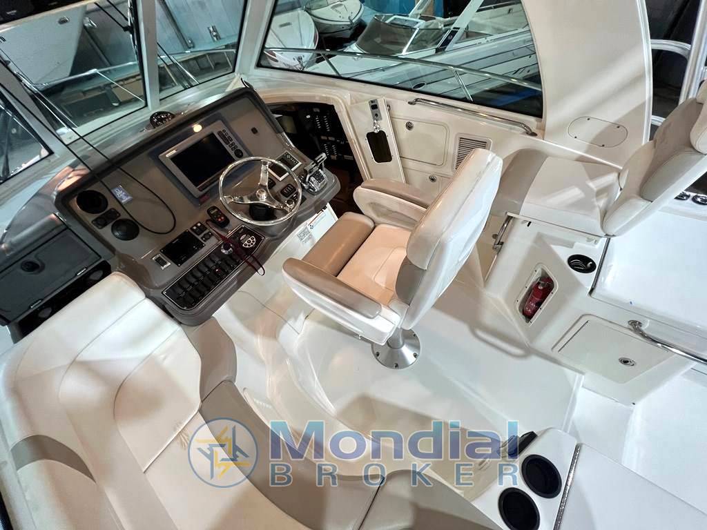 Boston whaler 345 conquest