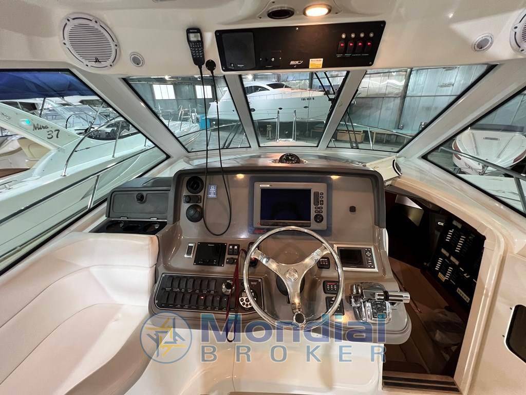 Boston whaler 345 conquest