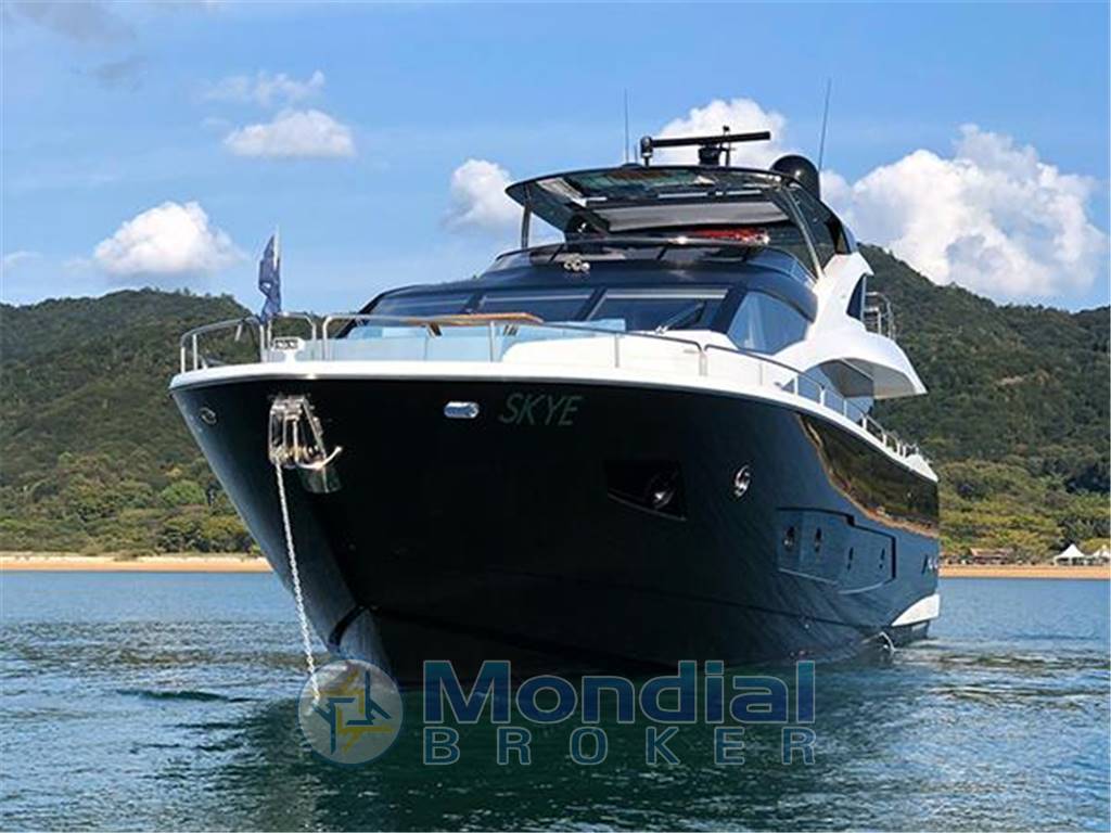 Sunseeker 86 yacht