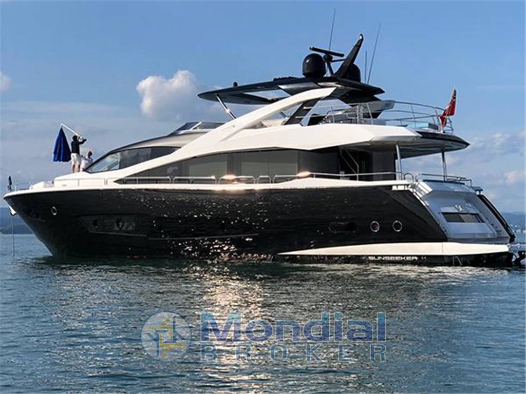 Sunseeker 86 yacht