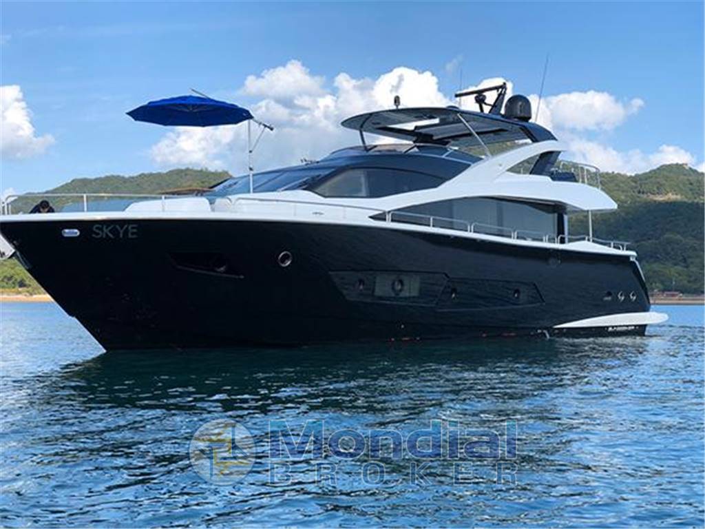Sunseeker 86 yacht