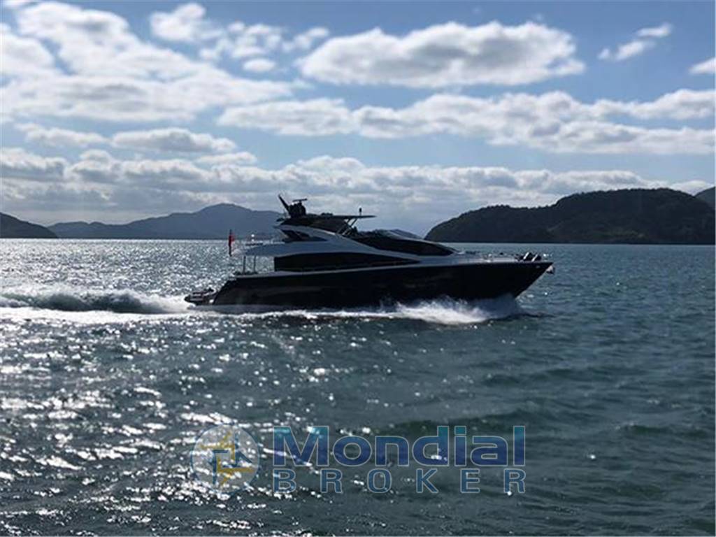 Sunseeker 86 yacht