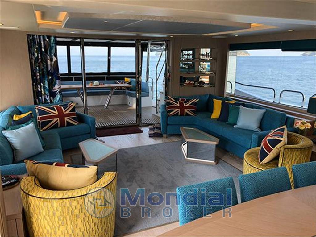 Sunseeker 86 yacht