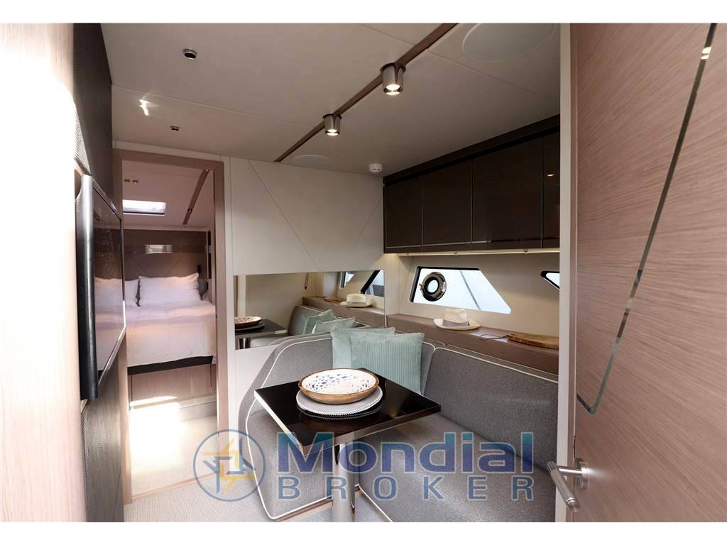 Sunseeker Predator 60 evo