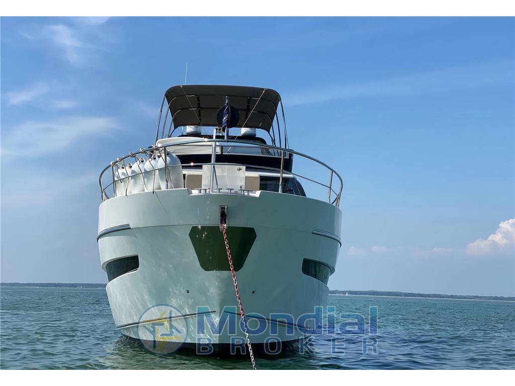 Fairline Squadron 68